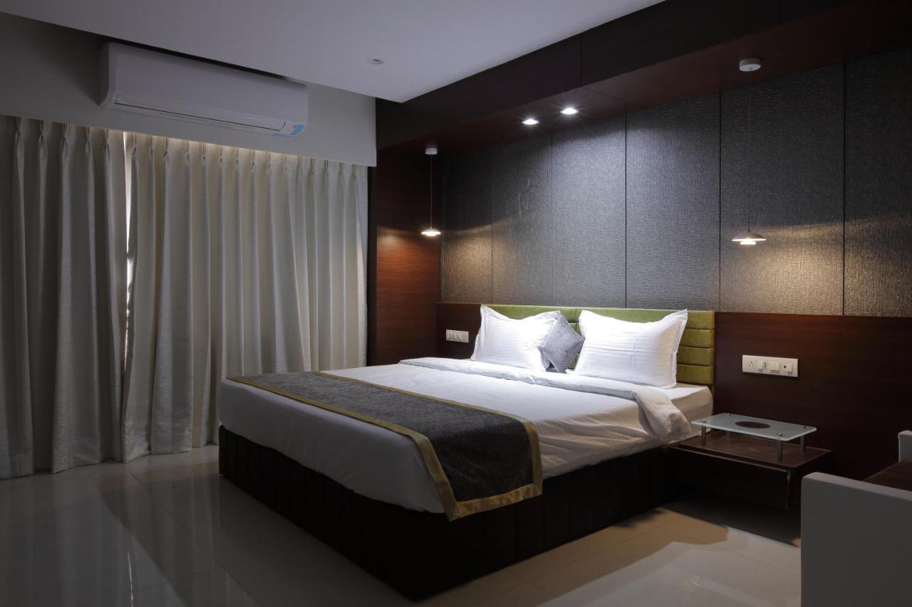 Hotel The Lotus Park Ahmedabad Exterior foto